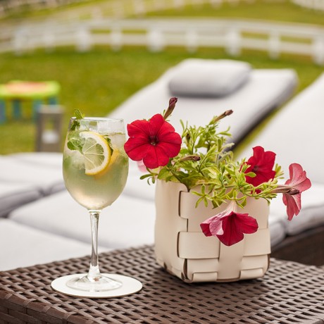 Корзинка COLOMBO DESIGN ADJ 1013.16/10 настольная цвет панна котта/белый