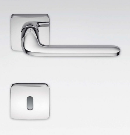 Дверная ручка Colombo Design ROBOQUATTRO S ID51R хром матовый в комплекте с накладками под ключ для межкомнатных дверей